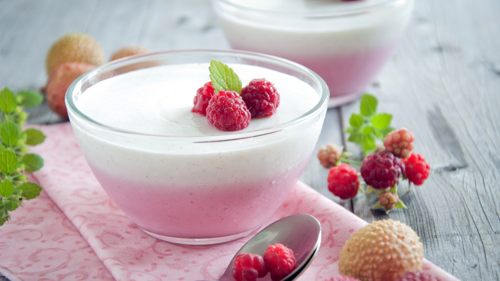 food & drink sweet cream berry yogurt fruit milk strawberry delicious food dairy creamy breakfast raspberry mint bowl pudding refreshment healthy dairy product