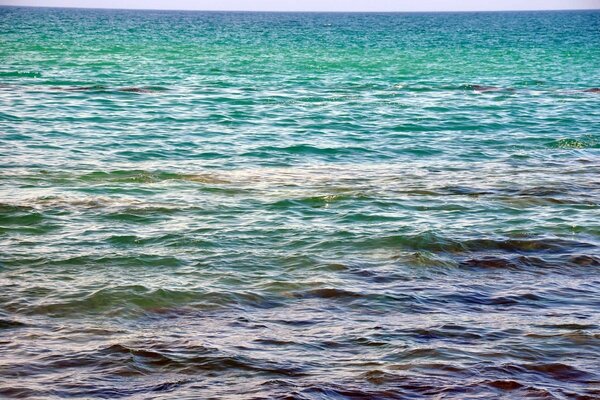 La surface de l eau de la mer dans les couleurs bleu turquoise