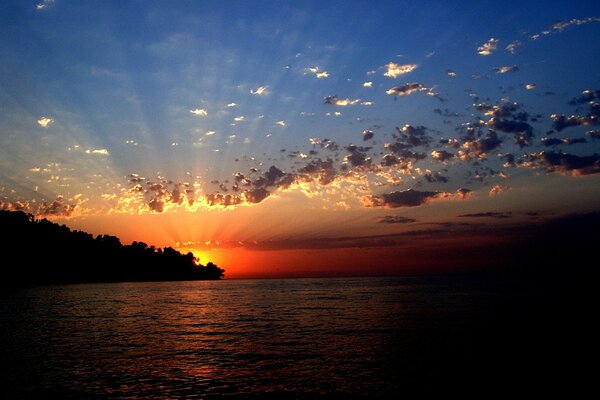 Coucher de soleil et lever du soleil du soir