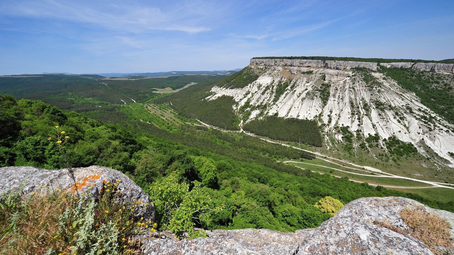 berühmte orte landschaft natur himmel reisen berge rock sommer spektakel im freien hügel landschaftlich wandern gras ländlichen stein landschaft wolke tal hoch