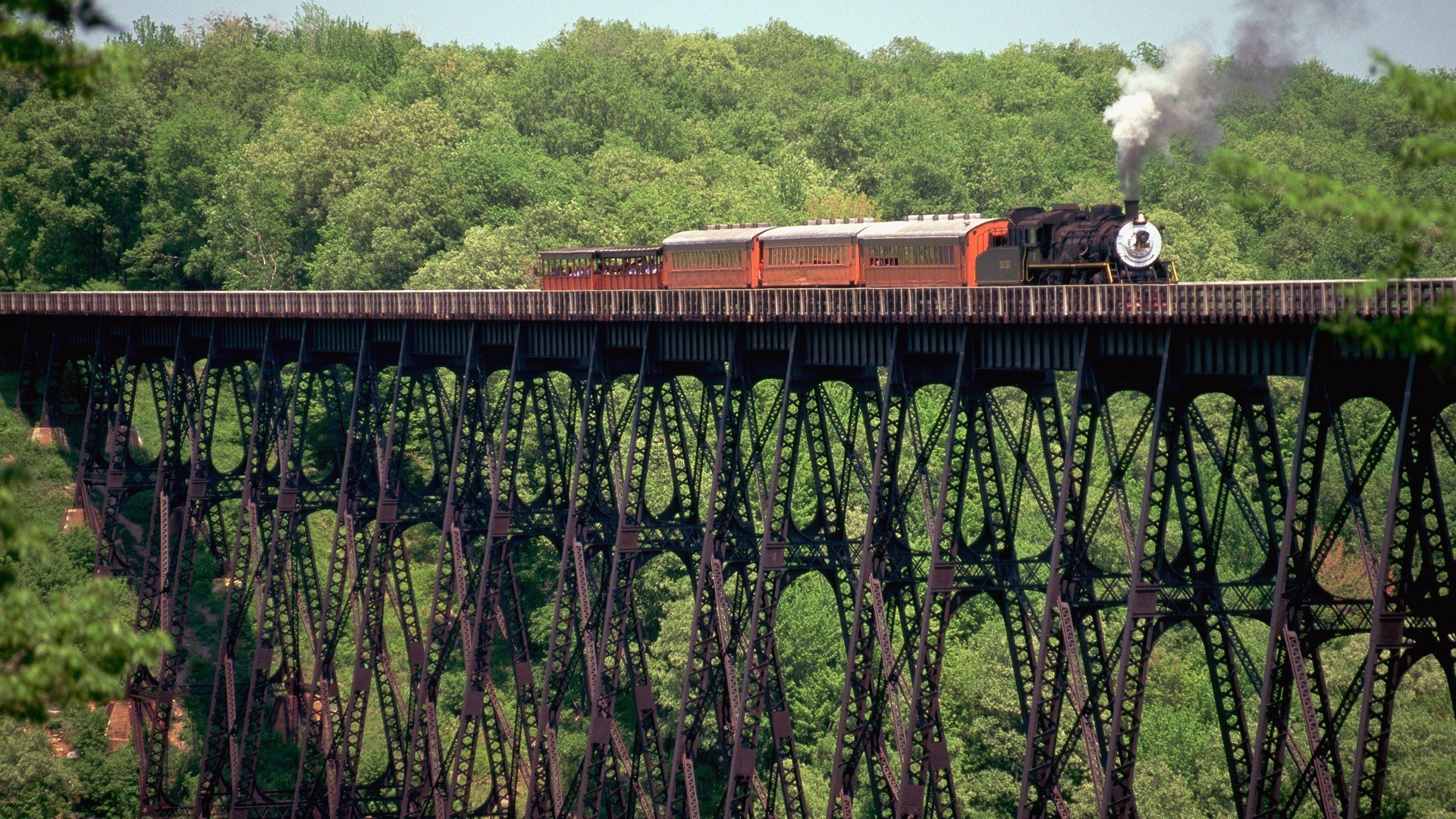 kreativ eisenbahn zug im freien reisen holz brücke track transportsystem tageslicht landschaft wasser holz natur landwirtschaft industrie