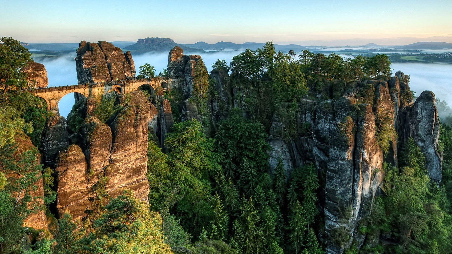 rochas pedregulhos e pedras pedregulhos e pedras natureza paisagem rocha viajar cênica céu água ao ar livre rochas verão espetáculo turismo montanhas pedra mares paisagens