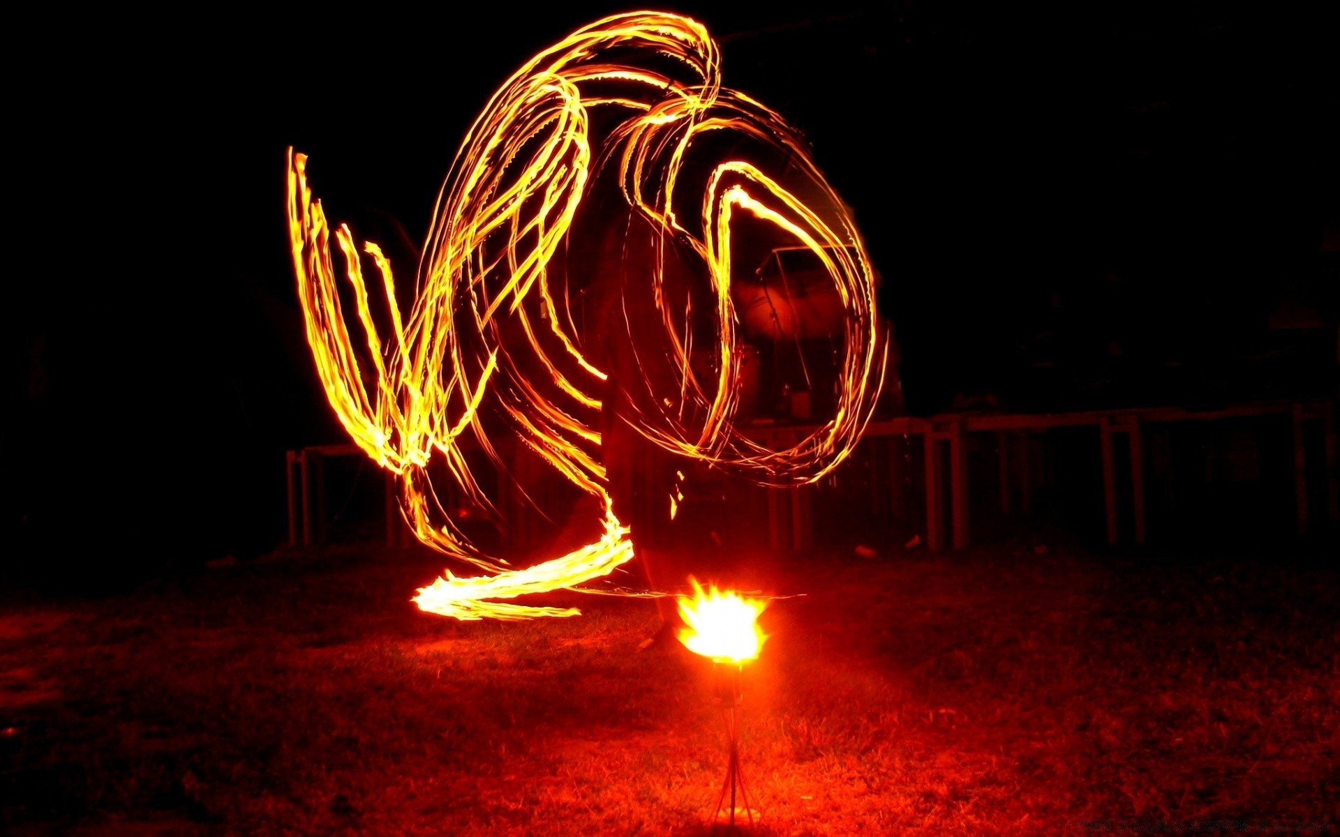 fuego llama quemado caliente luz desenfoque energía