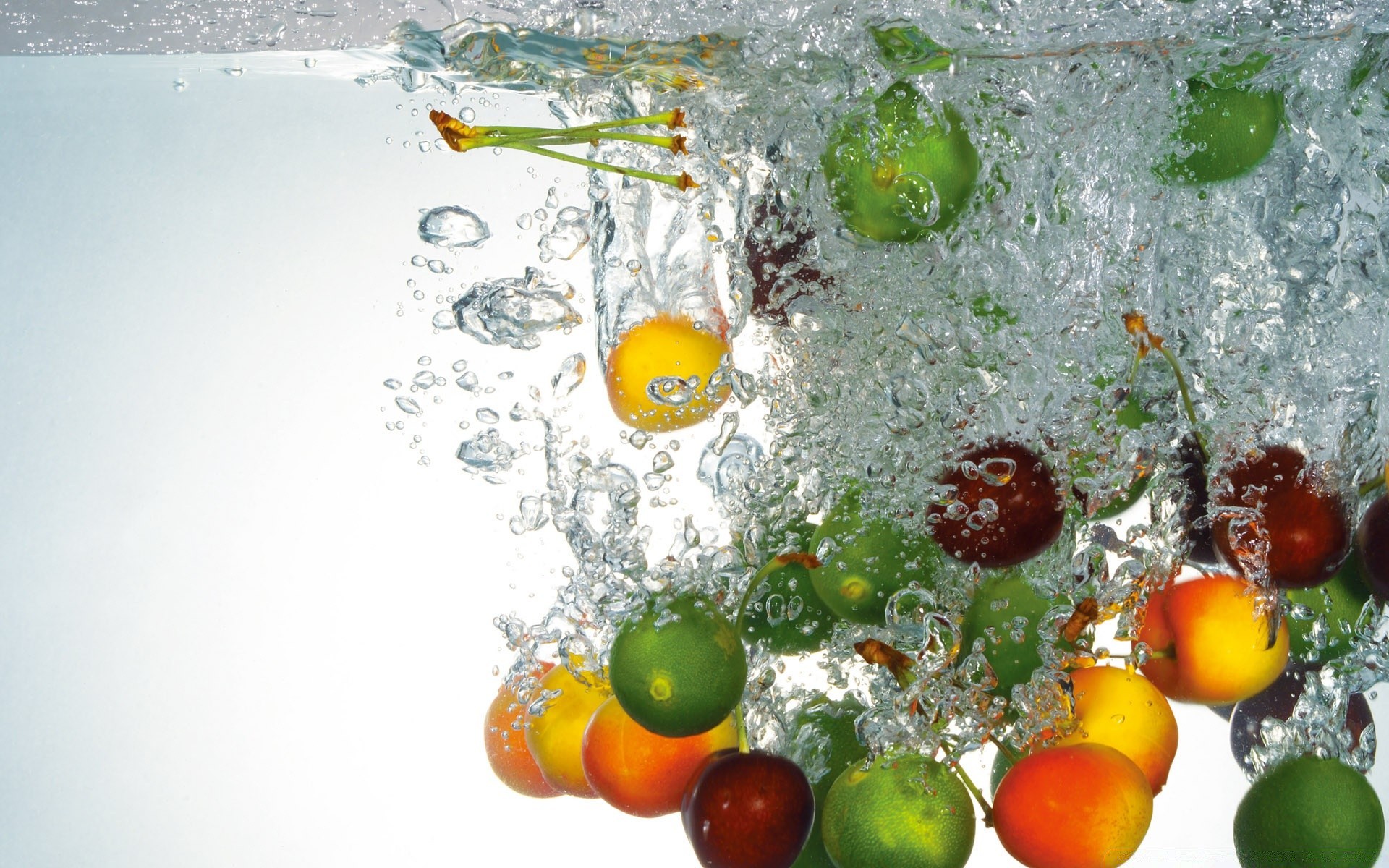 gouttelettes d eau humide nourriture eau en bonne santé bulle chute froid