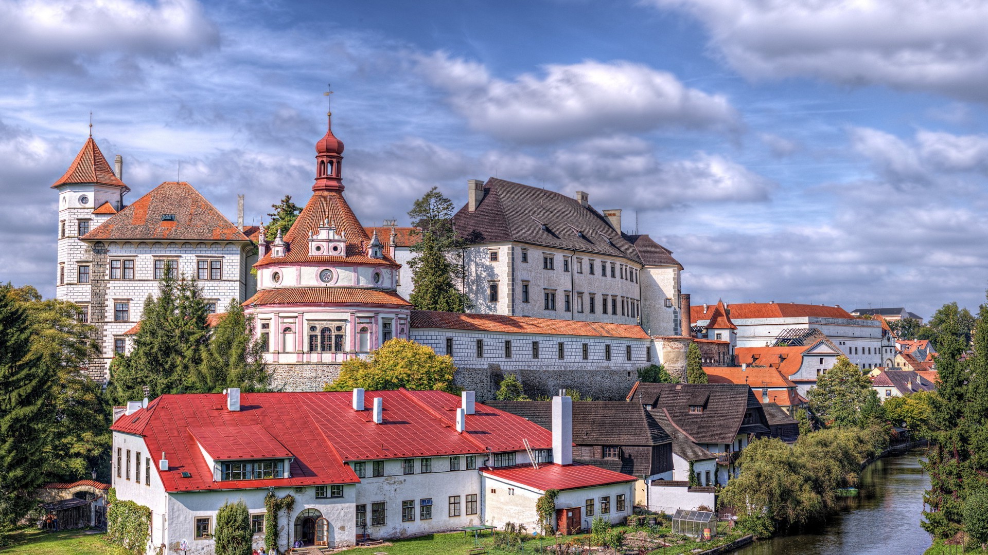 schlösser architektur reisen haus haus im freien himmel traditionell wasser alt stadt stadt zuhause dach