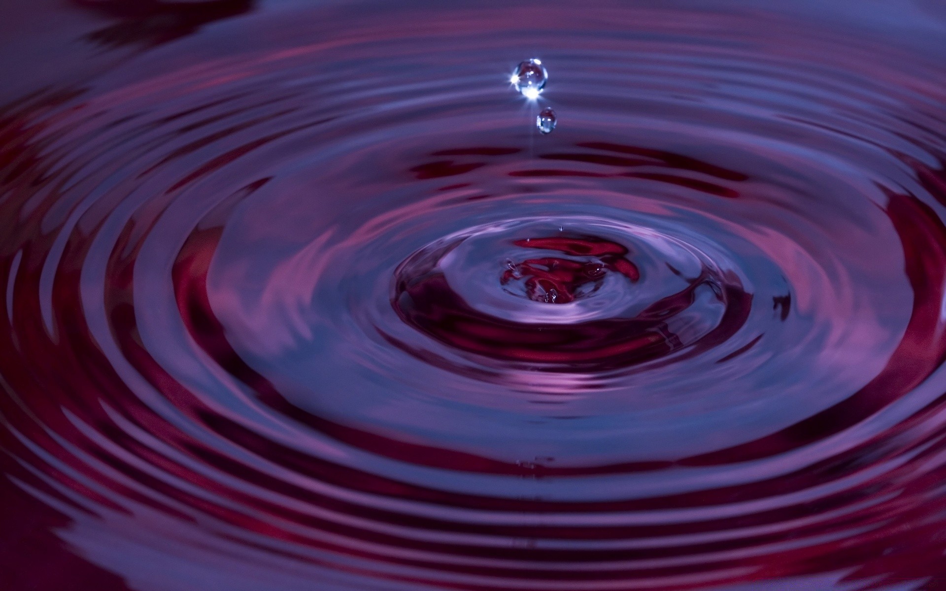 tröpfchen und wasser welligkeit bewegung welle tropfen abstrakt wasser rund regen nass spritzen sauber farbe flüssigkeit licht tropfen desktop reflexion sauber blase