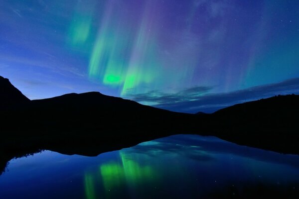 Hermoso paisaje Aurora boreal