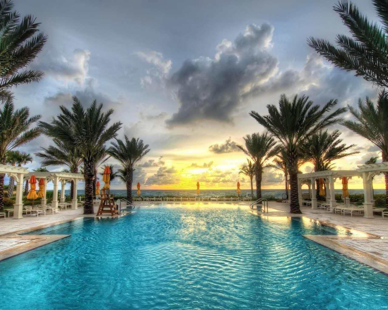 paysage luxe hôtel piscine resort eau piscine voyage palm tropical vacances villa paradis natation été vacances détente au bord de la piscine exotique plage soleil