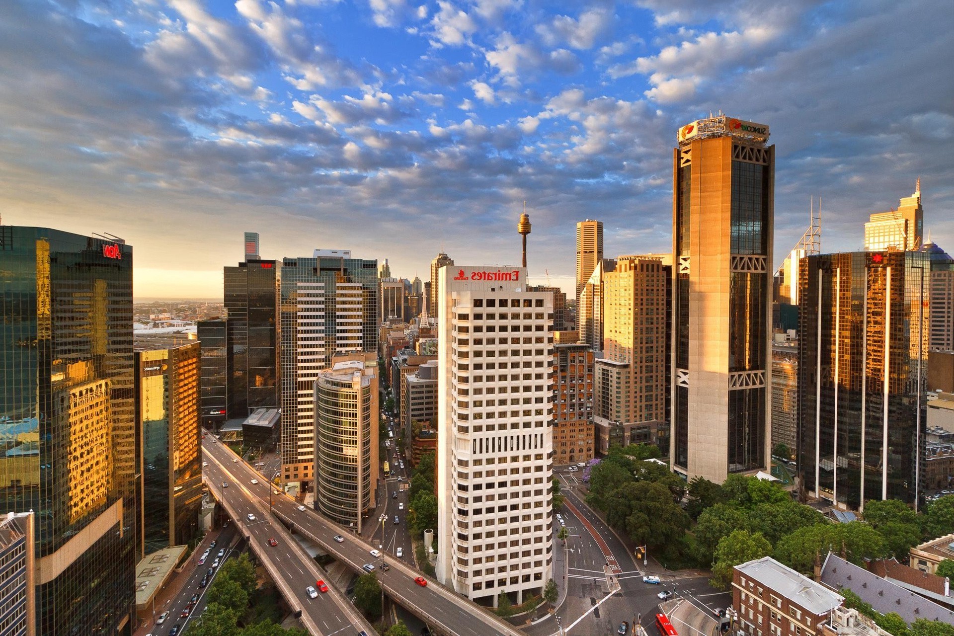 stadt wolkenkratzer architektur stadtzentrum haus skyline stadt büro modern urban reisen geschäft himmel hoch dämmerung finanzen turm wohnung sonnenuntergang