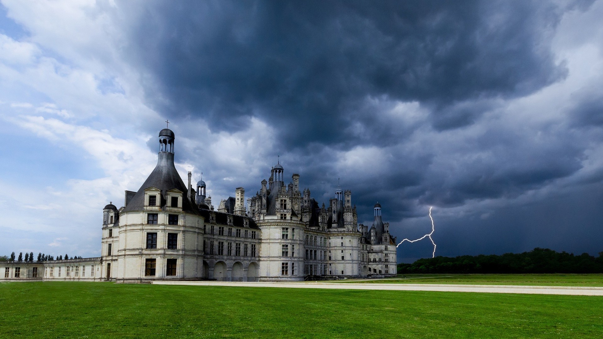 locks architecture castle building sky travel outdoors chateau renaissance landmark