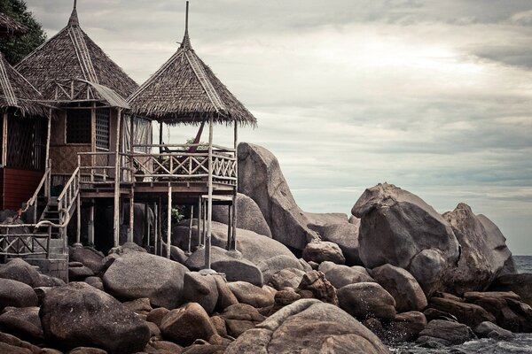 Paisaje de cabaña junto al mar