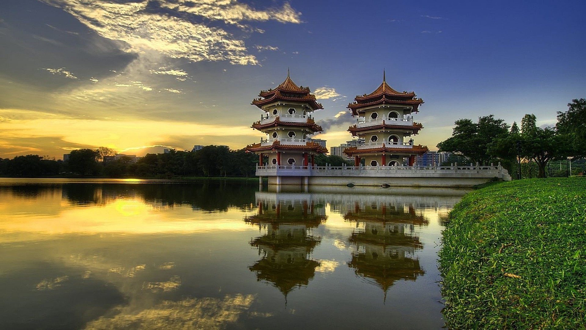 stadt und architektur see reflexion wasser reisen himmel tempel im freien zelt architektur pagode schloss schwimmbad traditionell landschaft dämmerung baum