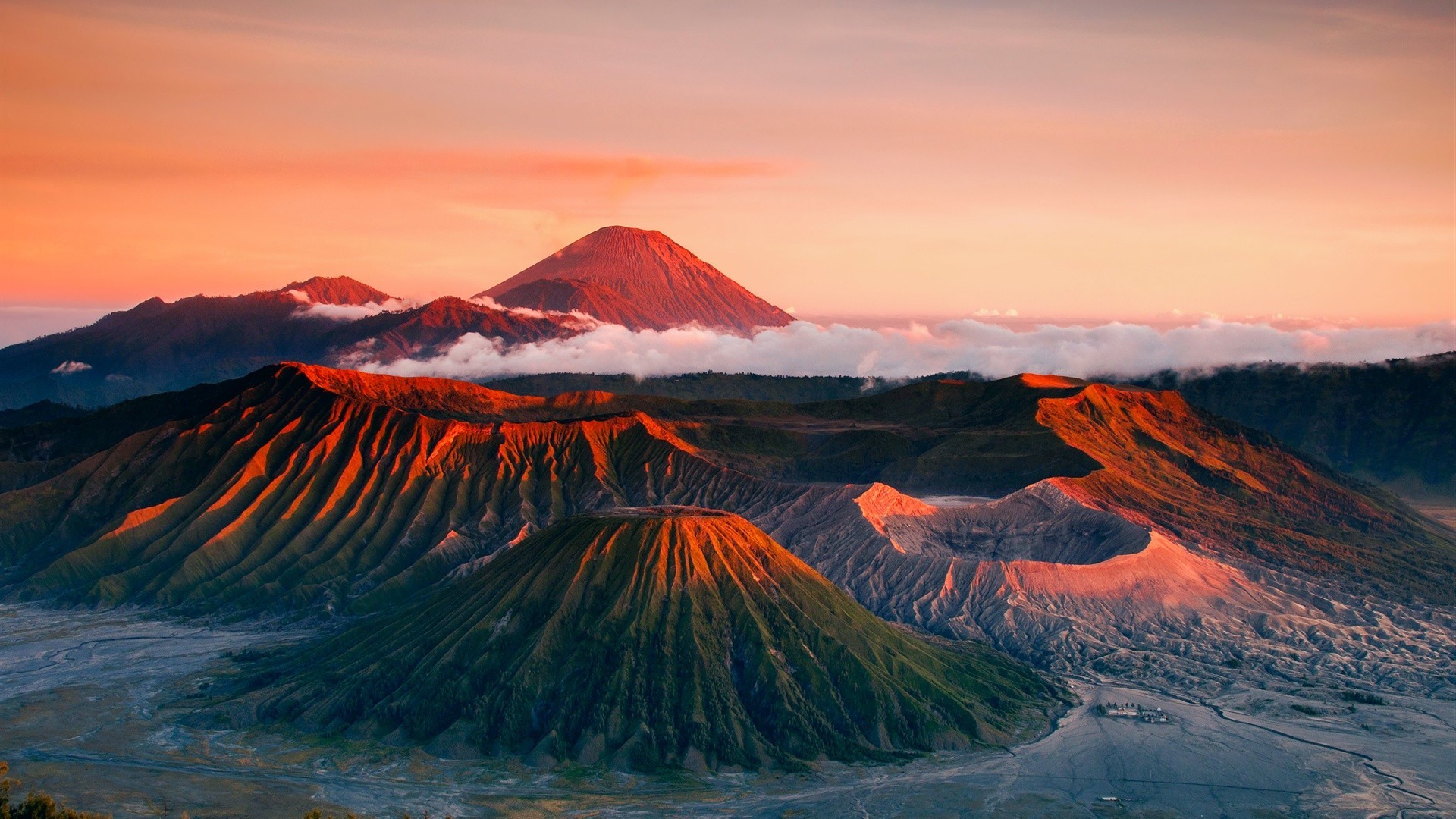 lieux célèbres neige coucher de soleil aube montagnes paysage volcan voyage eau à l extérieur ciel soir hiver