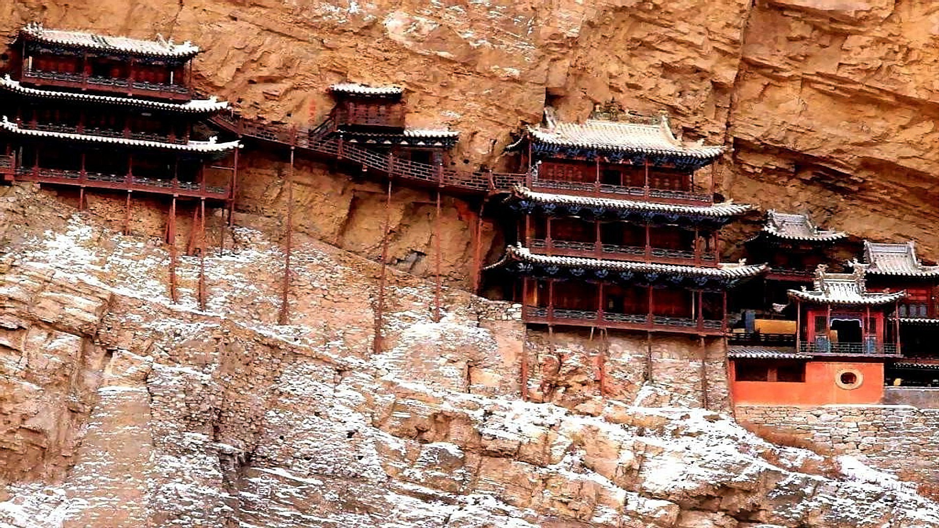 Храм Сюанькун-сы висячий монастырь