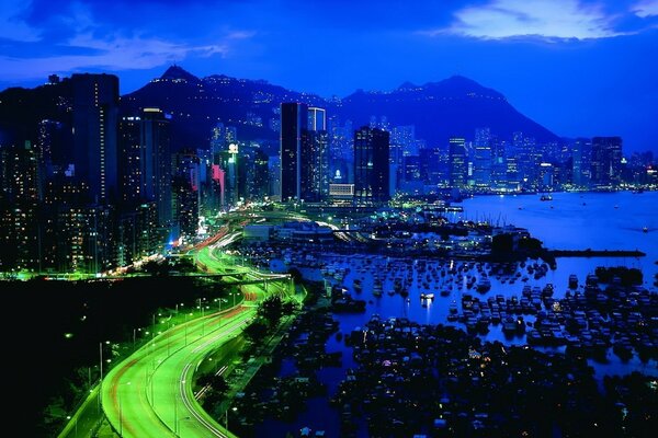 Cidade noturna em luz de néon