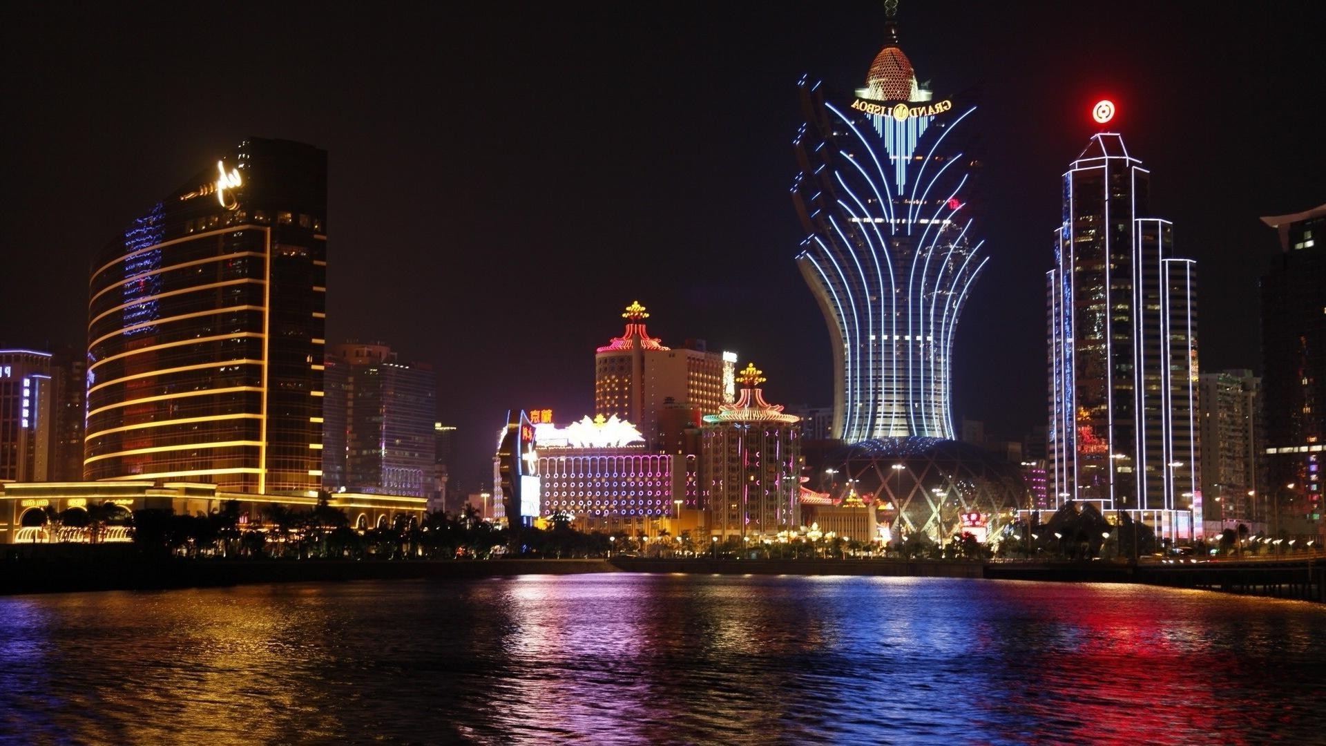 stadt architektur haus abend reisen hotel dämmerung wasser casino hintergrundbeleuchtung fluss stadt skyline wolkenkratzer himmel im freien geschä ft stadtzentrum reflexion