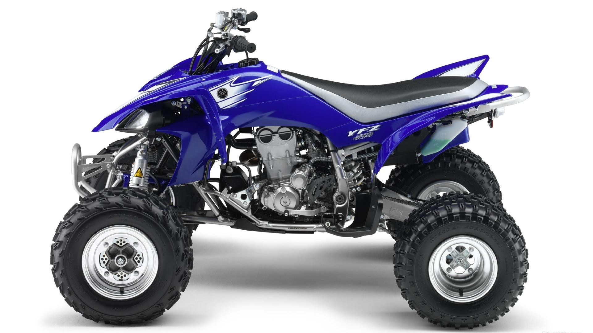 atvs disco carro carro pneus rodas motor sistema de transporte rápido corrida bicicleta poder cromo velocidade motocicleta automóvel máquina competição envidraçada