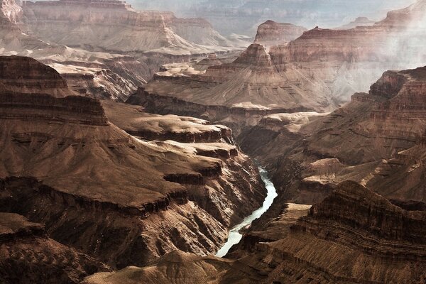 Canyons du désert de pierre sans fin