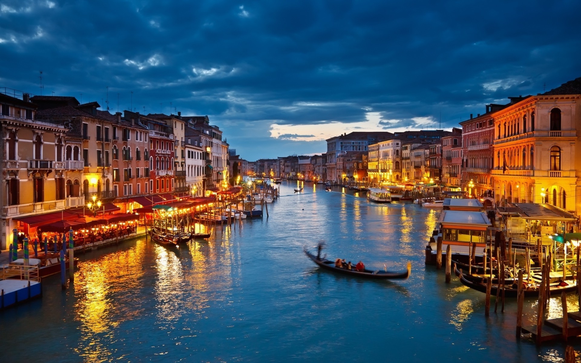 stadt und architektur wasser kanal reisen stadt im freien reflexion architektur dämmerung boot tourismus abend haus stadt haus fluss venezianer gondeln uferpromenade wasserfahrzeug