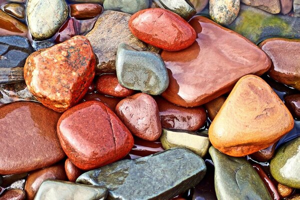 Hermosas piedras texturizadas de diferentes tamaños