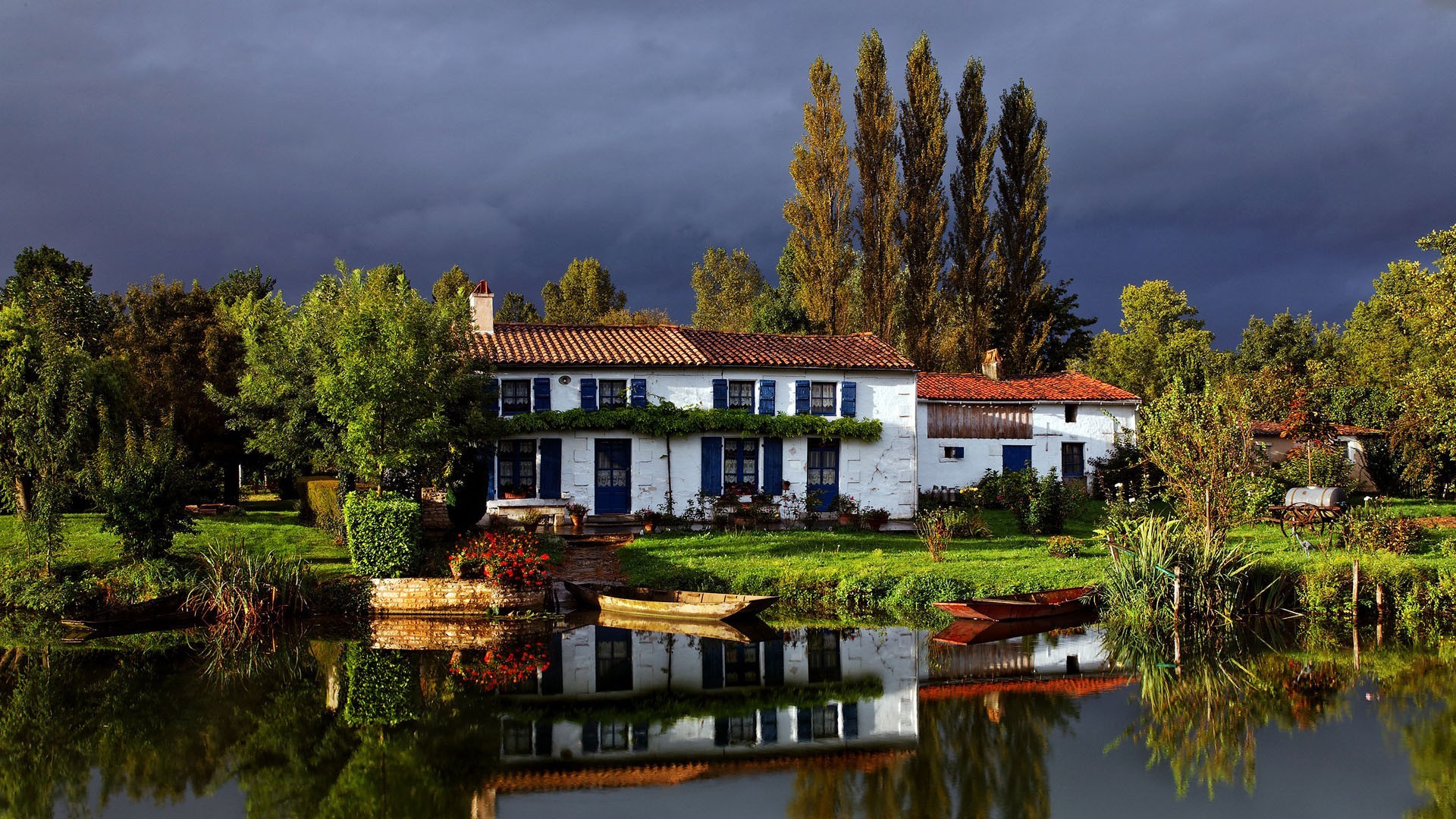 ríos estanques y arroyos estanques y arroyos agua lago casa arquitectura casa casa al aire libre árbol reflexión viajes río piscina cielo luz del día madera tradicional