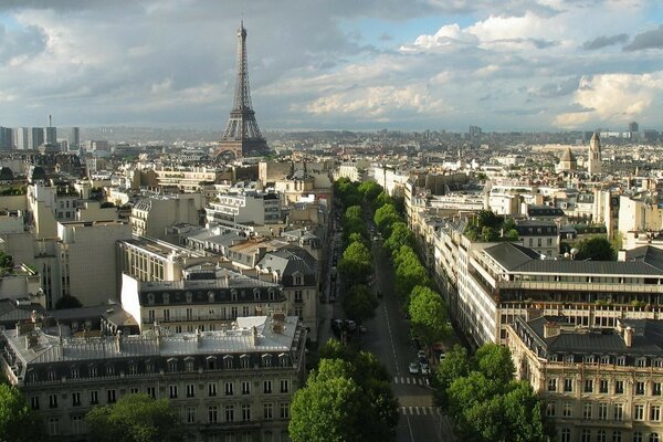 Eyfel Kulesi ile Paris in panoraması