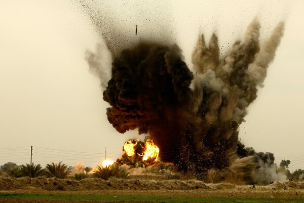 Schreckliche Explosion während einer Katastrophe