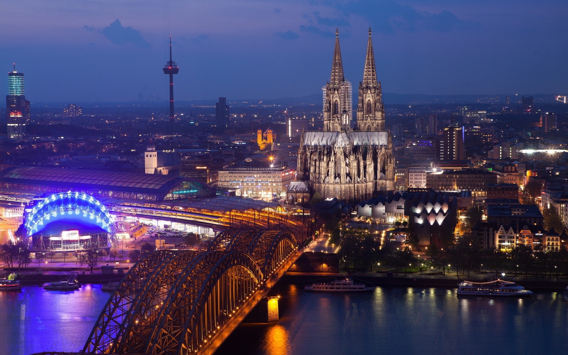 brücken fluss stadt brücke reisen architektur wasser dämmerung abend stadt städtisch skyline haus sonnenuntergang hintergrundbeleuchtung himmel reflexion