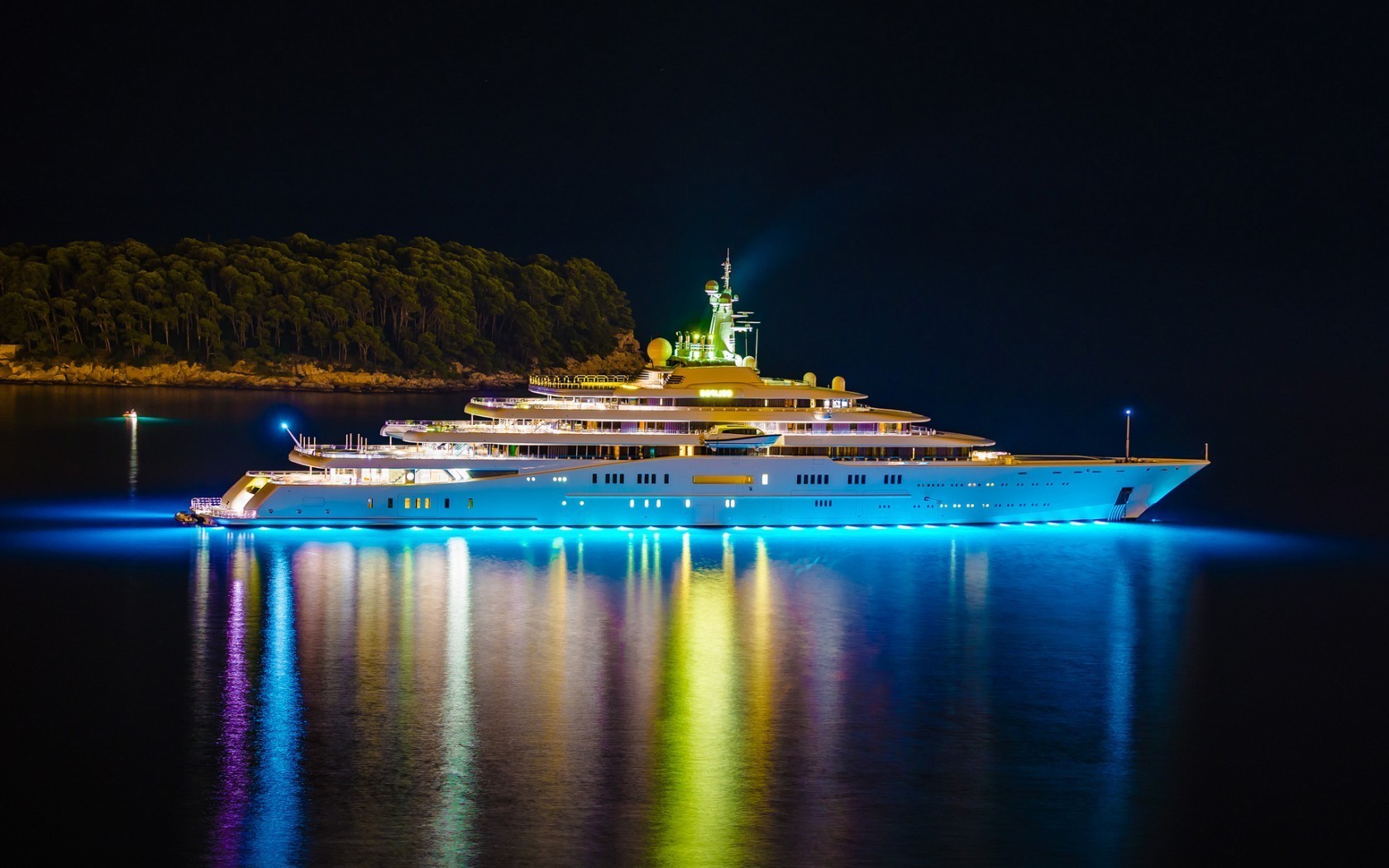 grandes barcos y transatlánticos agua viajes noche mar cielo al aire libre ciudad barco sistema de transporte arquitectura crepúsculo embarcaciones puesta del sol iluminación coche océano puerto