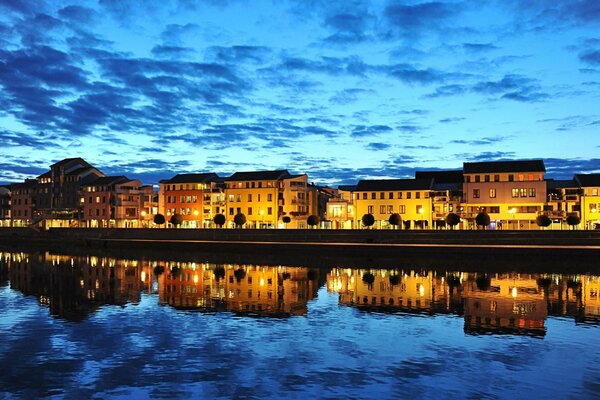 Night view of the historical center