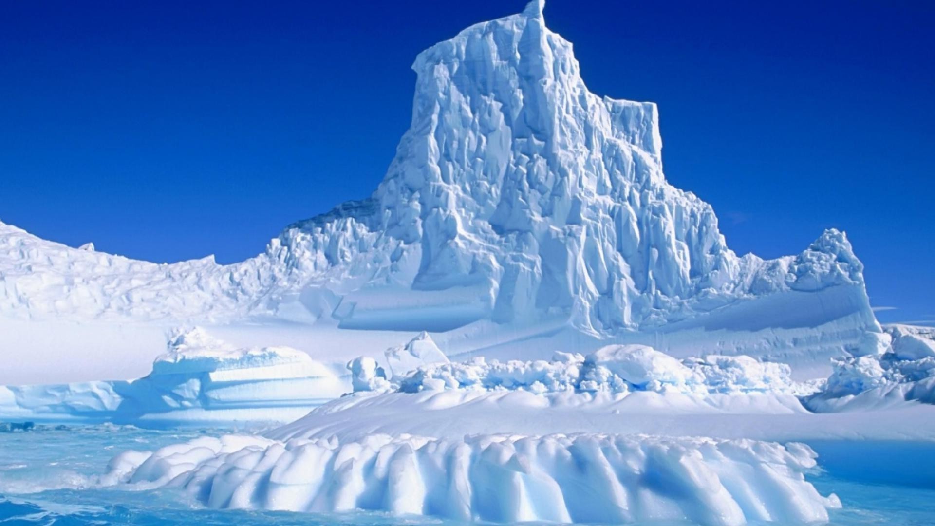 hiver neige glace montagne froid glacier scénique givré congelé paysage iceberg voyage