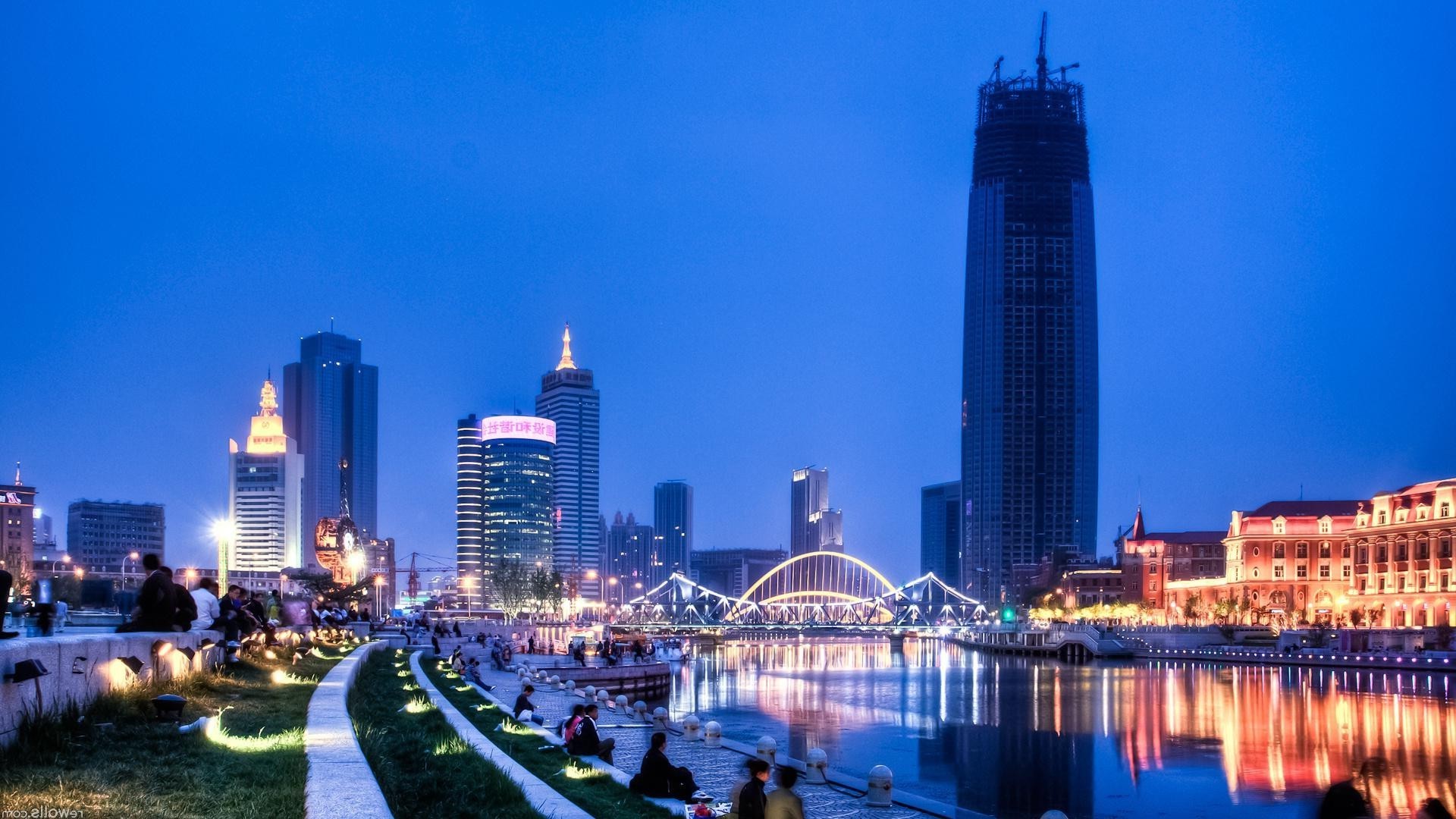 stadt architektur dämmerung reisen skyline wolkenkratzer stadt innenstadt wasser haus fluss büro abend geschäft sonnenuntergang himmel uferpromenade hintergrundbeleuchtung finanzen