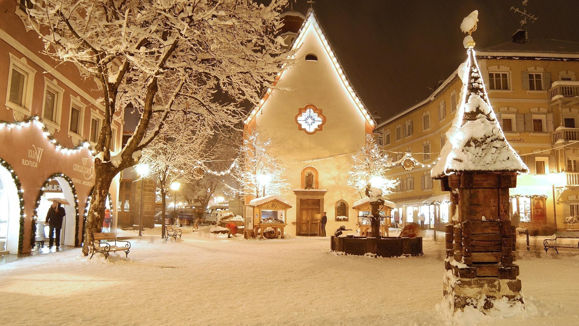 nouvelle année architecture voyage hiver maison maison neige ville rue religion à l extérieur lumière du jour maison tourisme église lumière ville