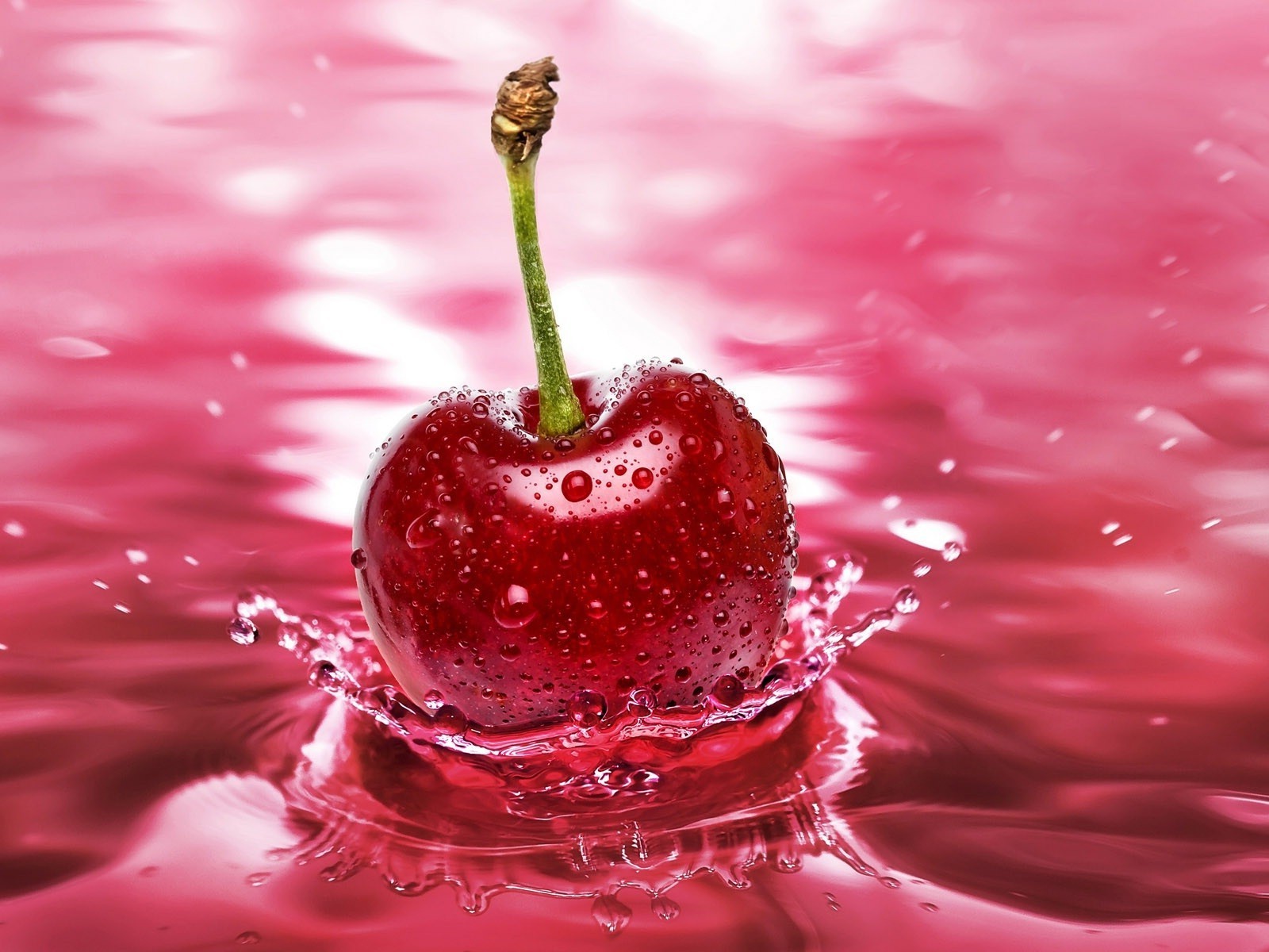 ягоды мокрый сладкий падение фрукты еда клубничный лето воды природа сочные вкусные свежесть яркий ягодка освежение