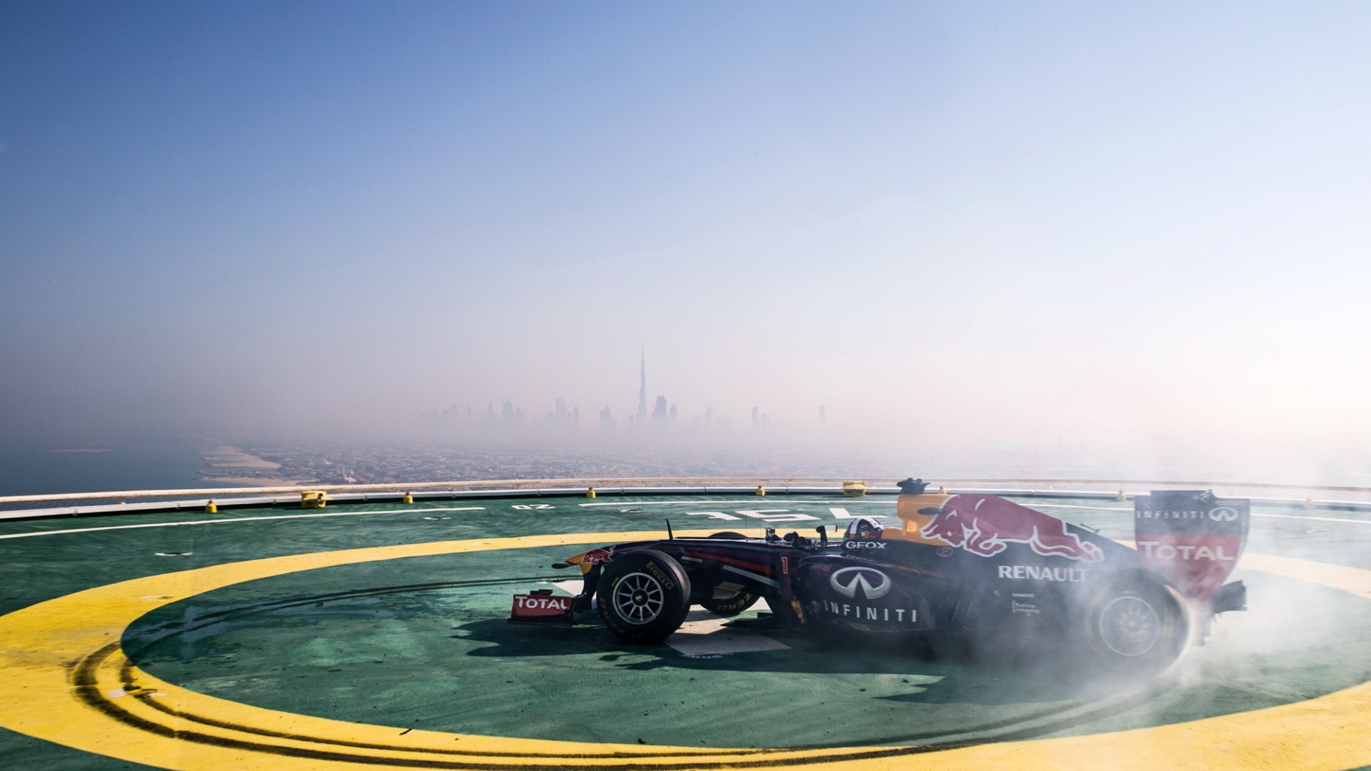 formule 1 course voyage eau voiture sport automobile rapide ciel système de transport été