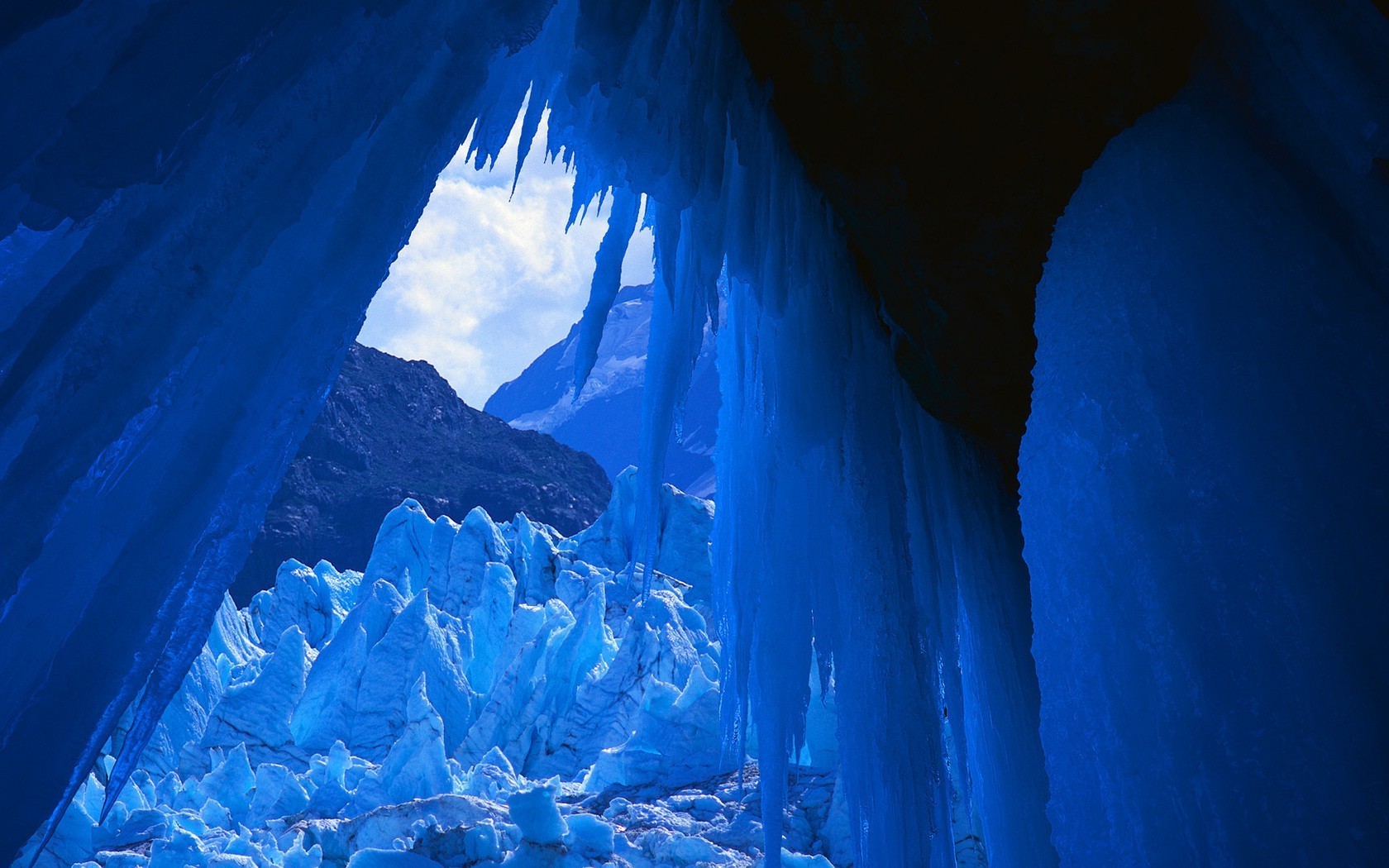 eis wasser winter kälte natur schnee höhle reisen licht im freien schmelzen abstrakt unterwasser reflexion frostig eiszapfen gefroren kunst