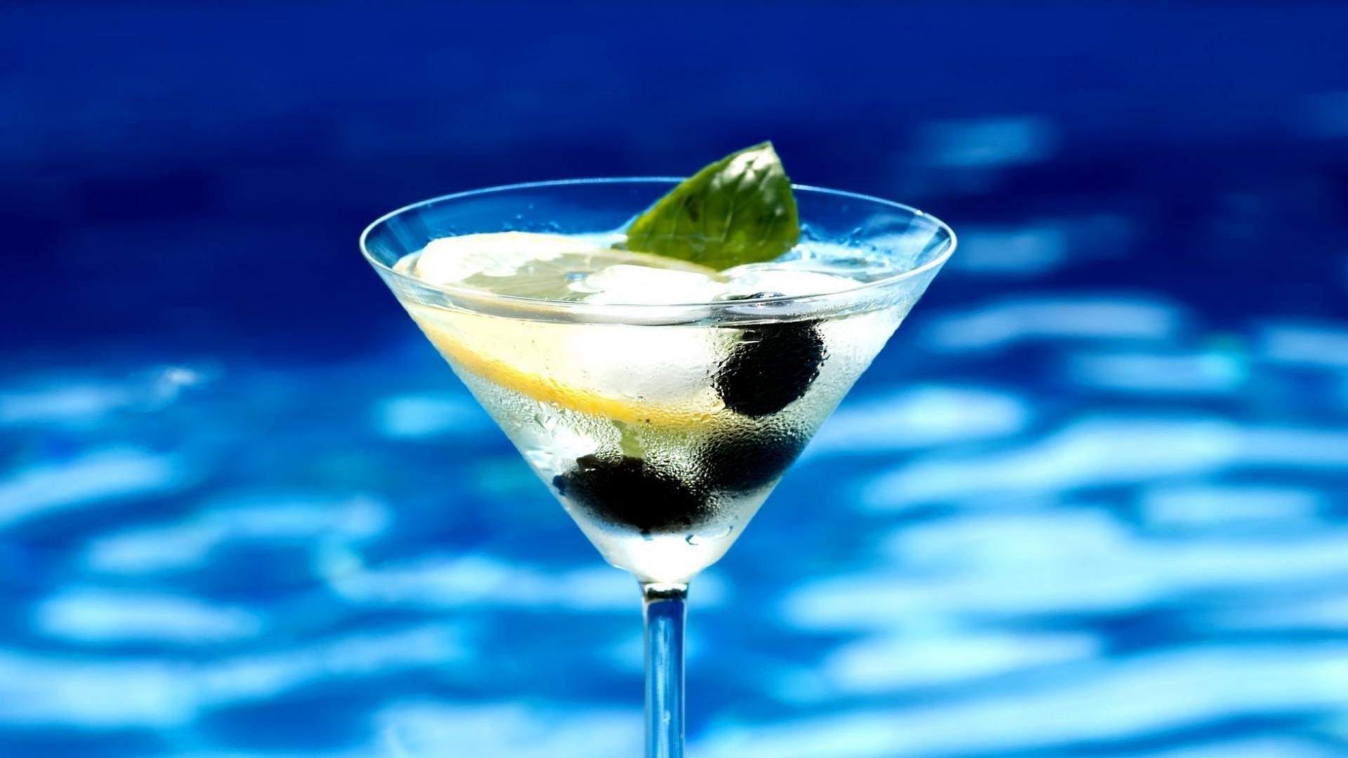 bevande cocktail vetro bere freddo vodka ghiaccio partito martini fresco bagnato rinfrescante gin liquore tequila