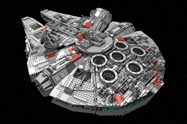 Yıldız savaşları uzay gemisi Millennium Falcon