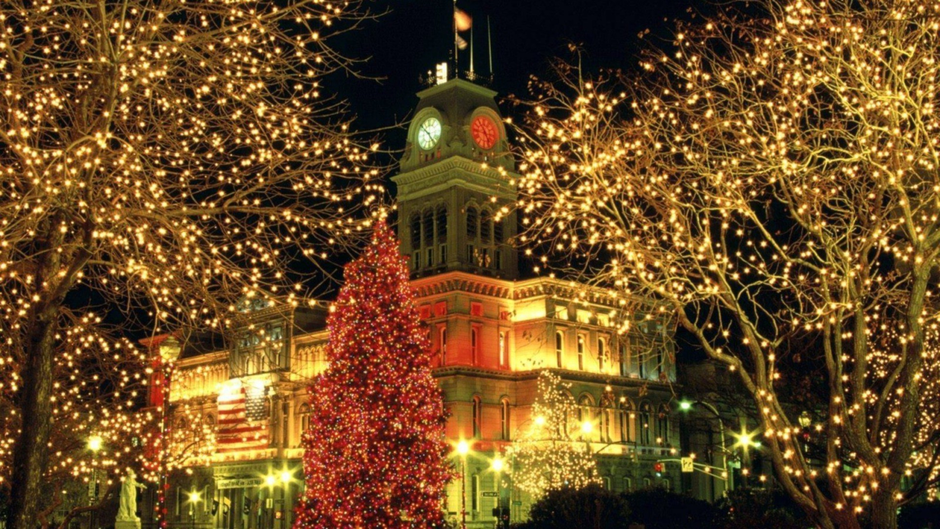 año nuevo navidad árbol de navidad invierno noche iluminado árbol ciudad oro luz casa arquitectura vacaciones viajes calle urbano vacaciones tradicional