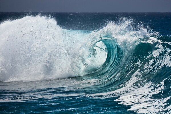 Oceano tempestuoso tempo de ressaca