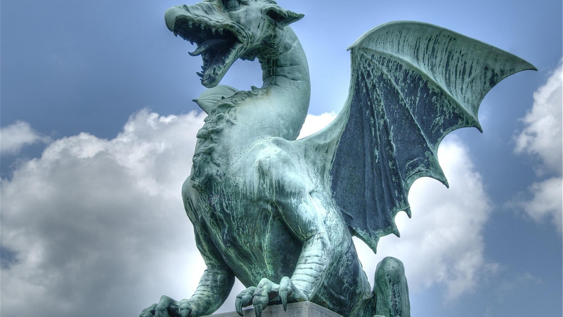 драконы скульптура статуя искусство небо символ путешествия памятник архитектура бронза музей иллюстрация дневной свет древние
