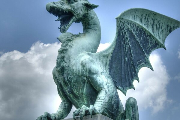 Dragon sculpture. Monument. A work of art