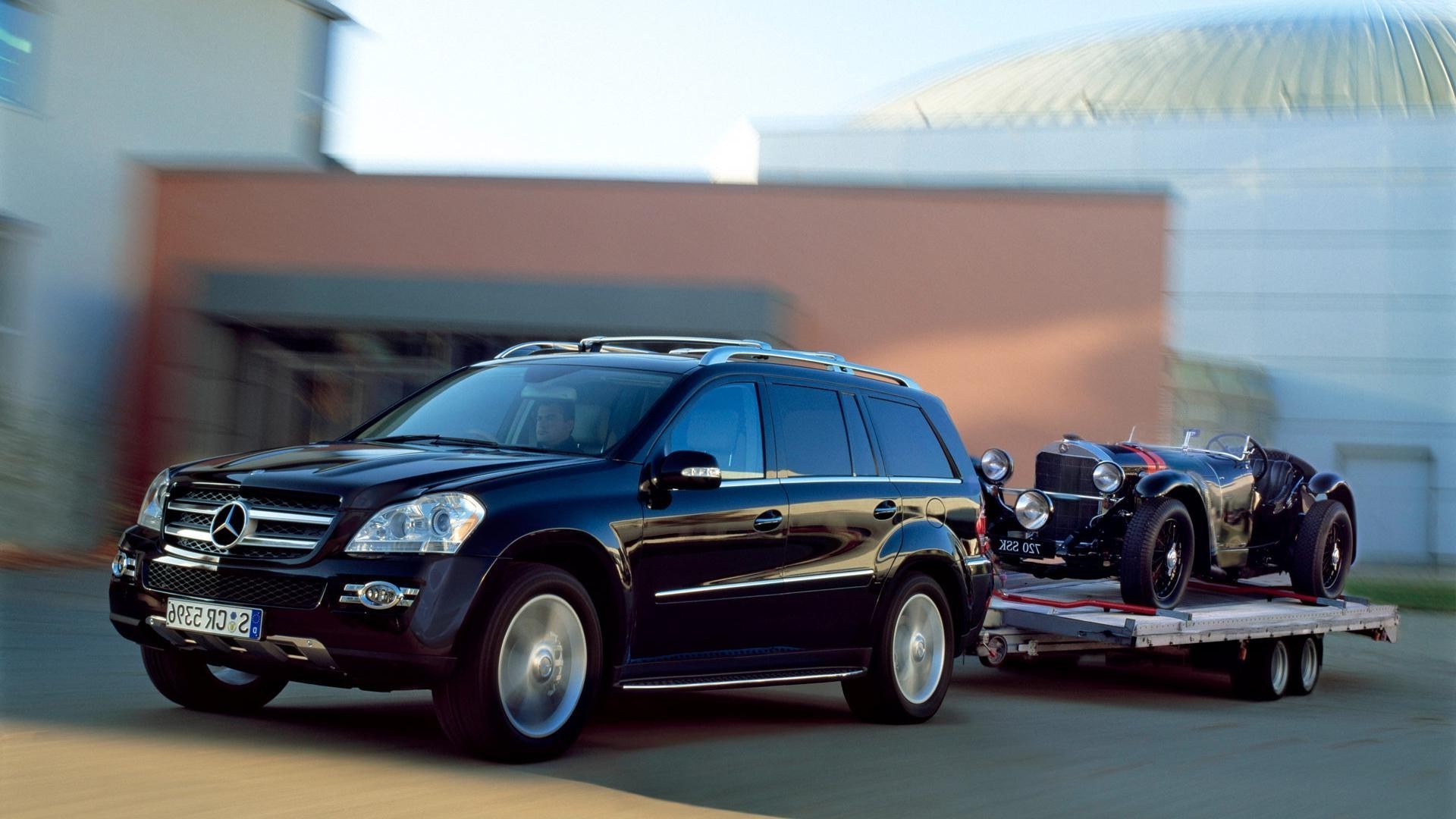 suv coche automóvil automóvil sistema de transporte unidad ruedas carreras negro prisa asfalto acción rápido sedán competencia