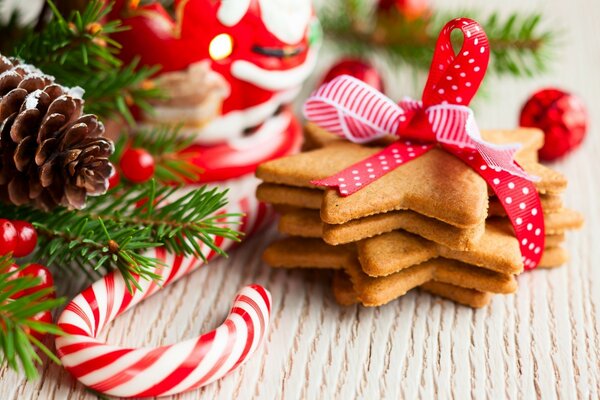 Dekoration für Weihnachten auf dem Tisch liegen