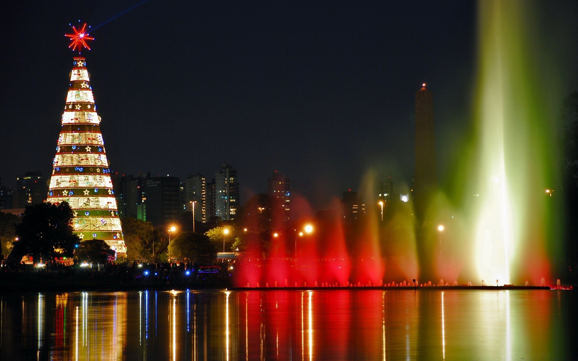 navidad ciudad iluminado arquitectura noche luz viajes reflexión crepúsculo casa cielo