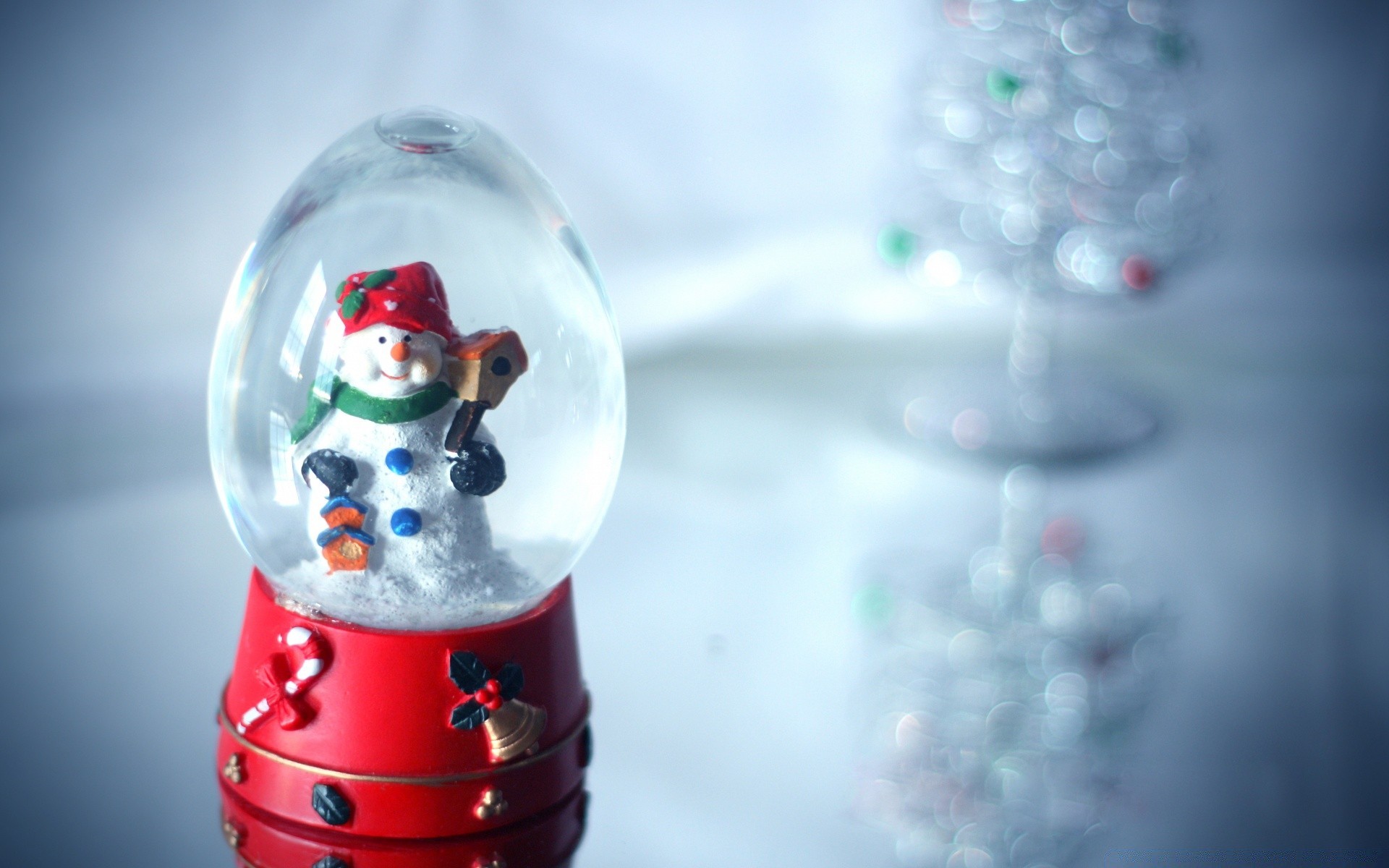 christmas winter glass one celebration snow ball blur