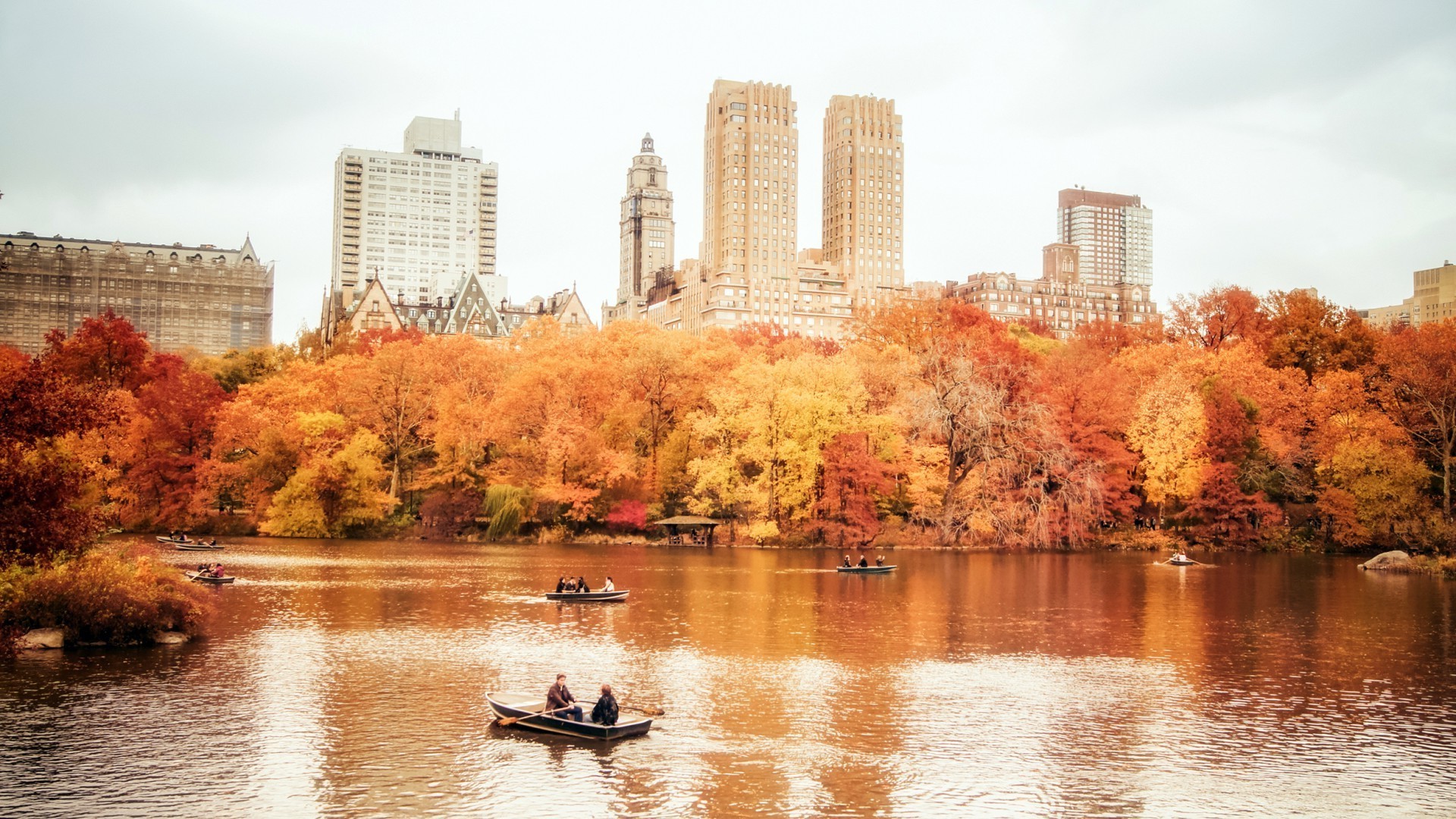 parks water city river travel architecture building cityscape tree park urban tourism town reflection outdoors skyline boat lake sight fall sky