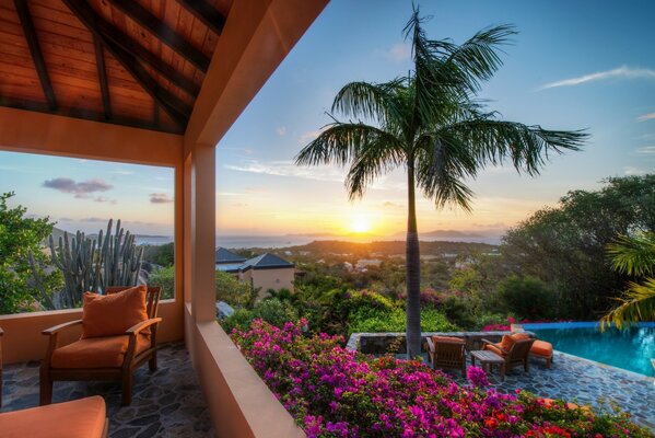 Terrasse dans un hôtel sur une île tropicale