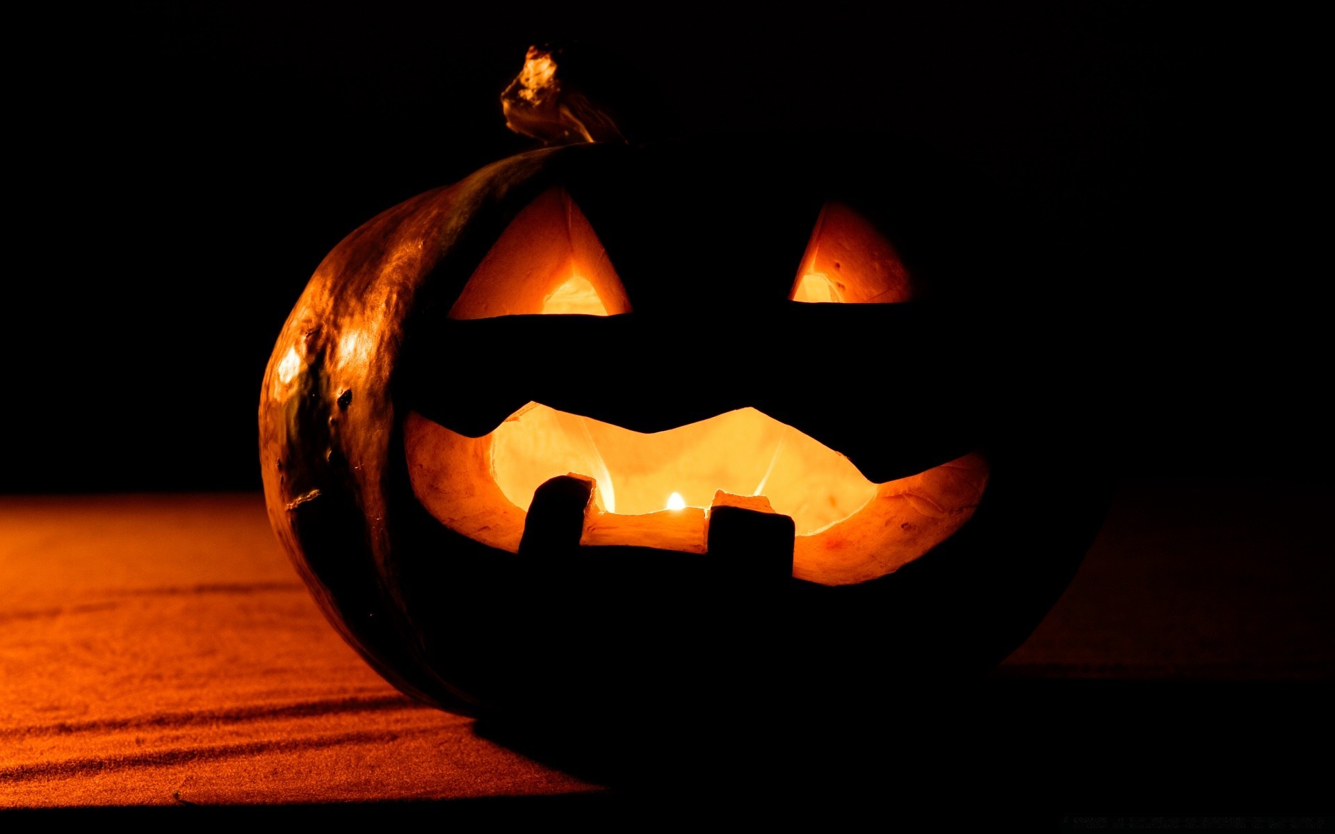 halloween calabaza llama vicioso espeluznante linterna horror vela solo miedo miedo luz inquieto fantasma