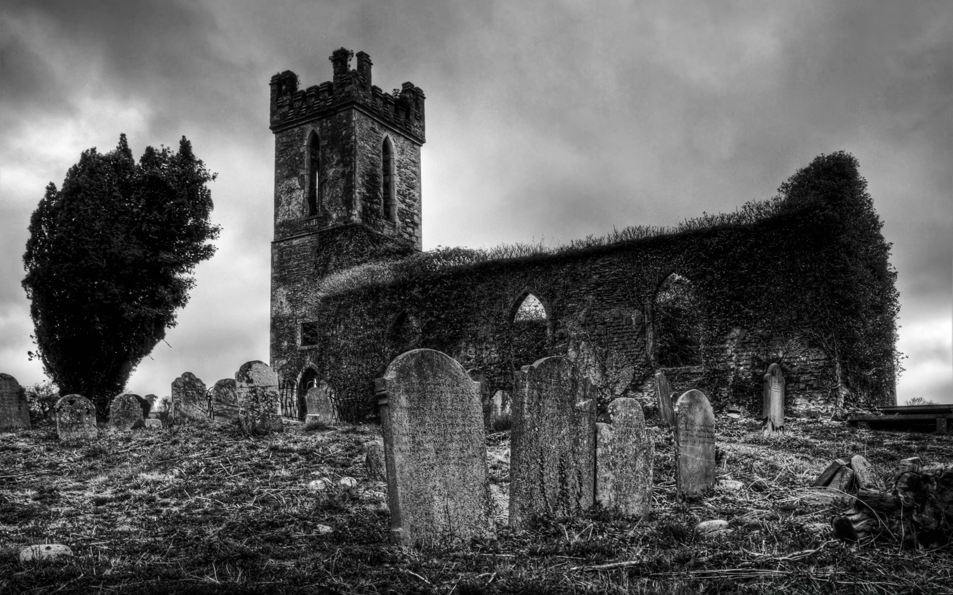 halloween friedhof grab religion alt im freien kirche stein haus architektur antike reisen himmel grabstein sehenswürdigkeit verlassene